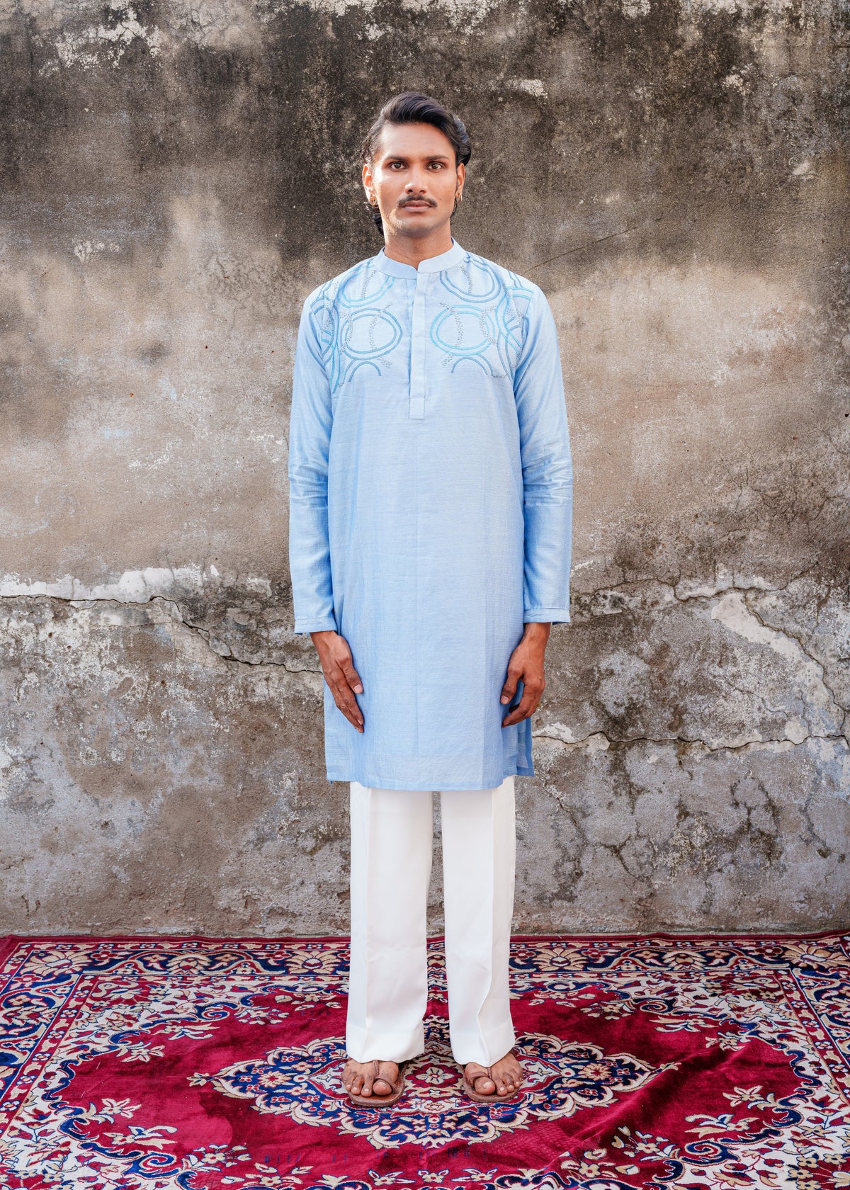 Aasmani Chakra Kurta